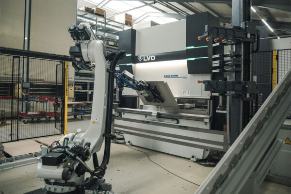 Tintec - Metall kanten mit EYSY FORM